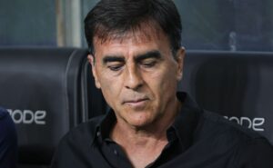 grêmio espera negociar jovem promessa que perdeu espaço com quinteros após chegada de cuéllar