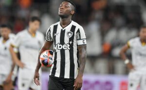 patrick de paula isola pênalti em botafogo x volta redonda e recebe decreto final: "pior contratação"