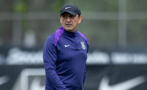 corinthians busca ampliar sequência de vitórias em estreia no paulistão