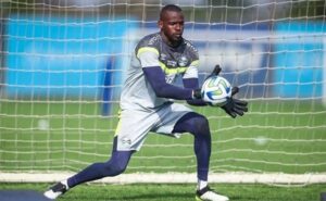 ex goleiro do grêmio, caíque inicia trajetória no criciúma com título na estreia