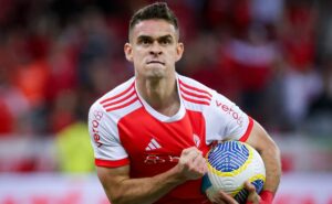 borré provoca cuellar e disse que colombiano errou em se acertar com o grêmio: “lado errado”