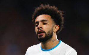 palmeiras decide fazer oferta ao zenit por claudinho e busca diminuir valor da negociação