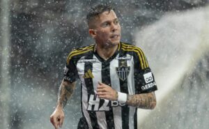 bernard desabafa após vitória do atlético e revela que não estava adequado com milito: “tinha que…”