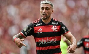 arrascaeta convoca torcida para primeiro jogo do flamengo no maracanã na temporada