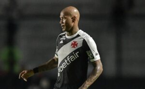 zé gabriel é alvo de críticas em primeiro jogo do vasco e torcedores não perdoam: "nunca mais"