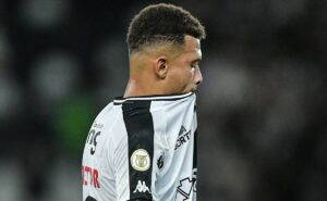 joão victor pode deixar o vasco para jogar no futebol mexicano e situação gera repercussão
