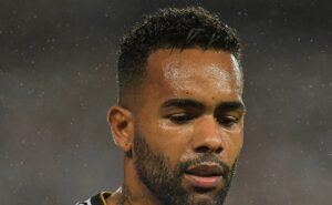 alex teixeira 'ofusca' vitória do vasco e é criticado: "se acha..."