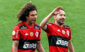 willian arão, ex flamengo, está de volta ao brasil em negociação de r$ 12 milhões para jogar no santos
