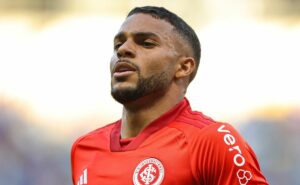 wanderson faz pedida milionária e saída do internacional para o vasco trava
