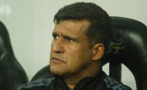 auxiliar técnico fixo do cruzeiro, wesley carvalho manda recado para torcida: “o maior de minas”