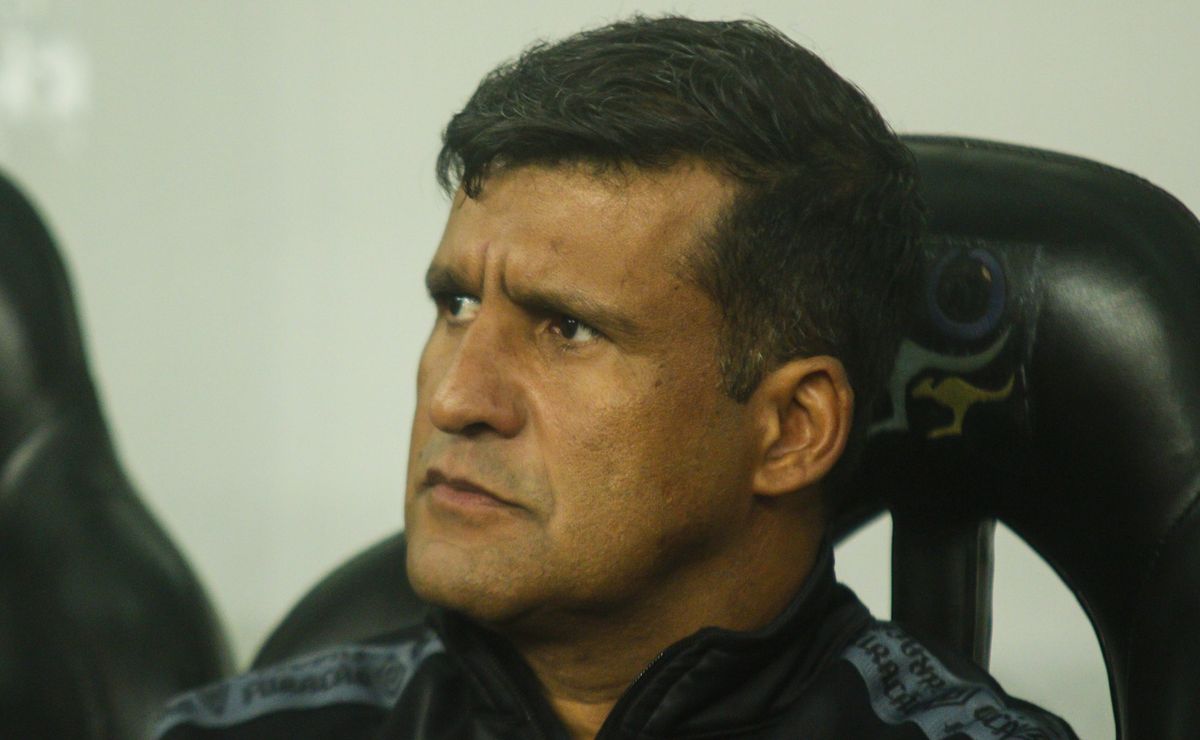 auxiliar técnico fixo do cruzeiro, wesley carvalho manda recado para torcida: “o maior de minas”