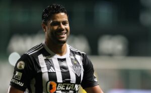 atlético mg vence athletic com golaço de hulk e torcida vai à loucura: “poesia da bola…”