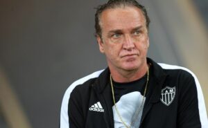 cuca aprova investida e santos deve ‘perder’ rony, do palmeiras, para o atlético mg