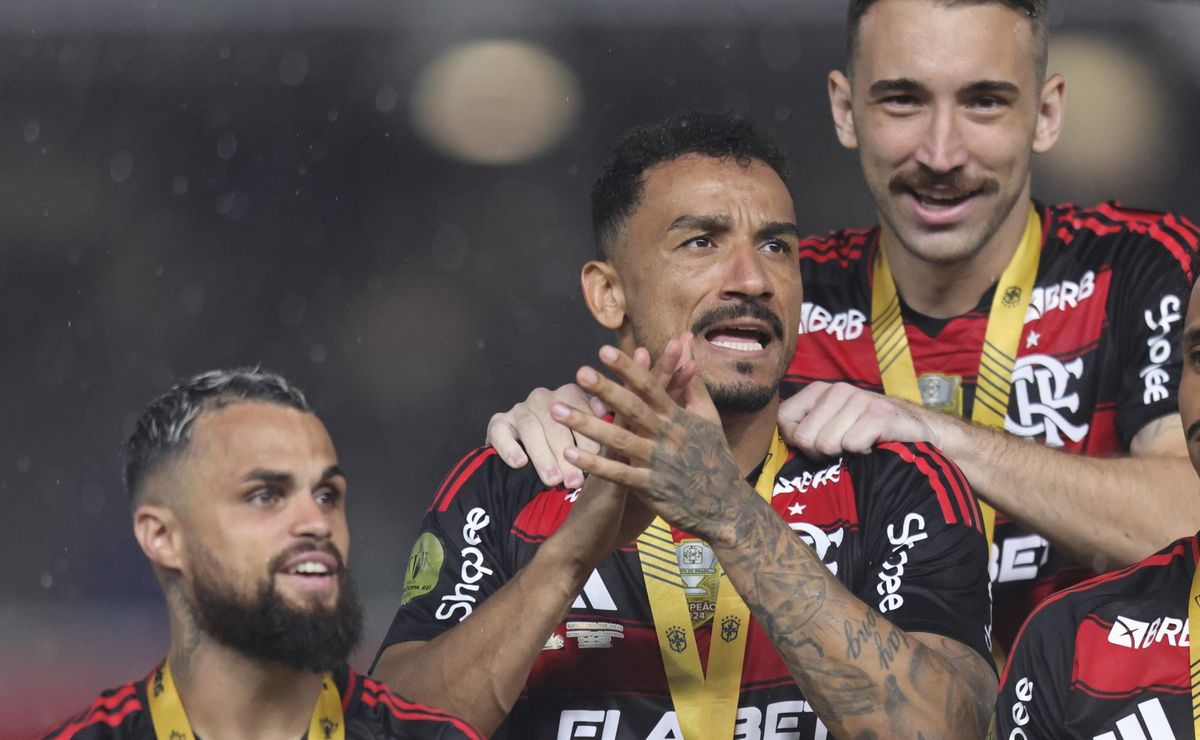 danilo ficou impressionado com a estrutura do flamengo e já é admirado pelo elenco; saiba todos os detalhes