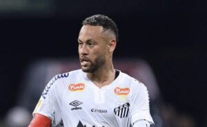 câmeras flagram atitude de neymar em clássico corinthians x santos e repercute entre santistas: “dando bronca”