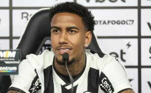 rwan cruz descarta pressão no botafogo após sua chegada na equipe: “me sinto capacitado”