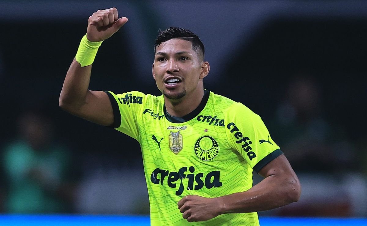 rony aceita negociar salários e já sabe onde pode jogar entre palmeiras, atlético mg, fluminense e santos