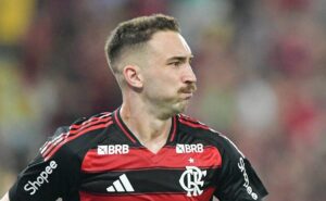 léo ortiz brilha os olhos de times do catar e da arábia saudita, mas zagueiro continua no flamengo