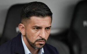 emiliano admite possibilidade da titularidade de joão pedro tchoca no corinthians