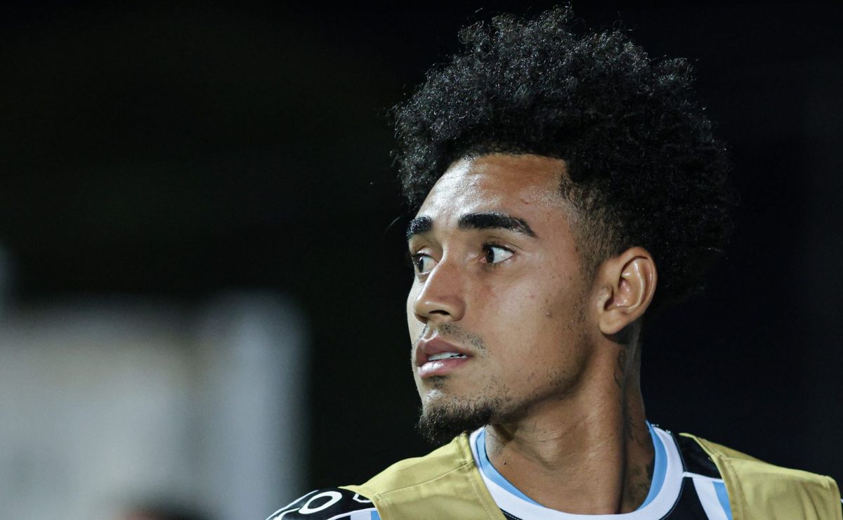 ex grêmio, du queiroz acerta com clube da série a para 2025