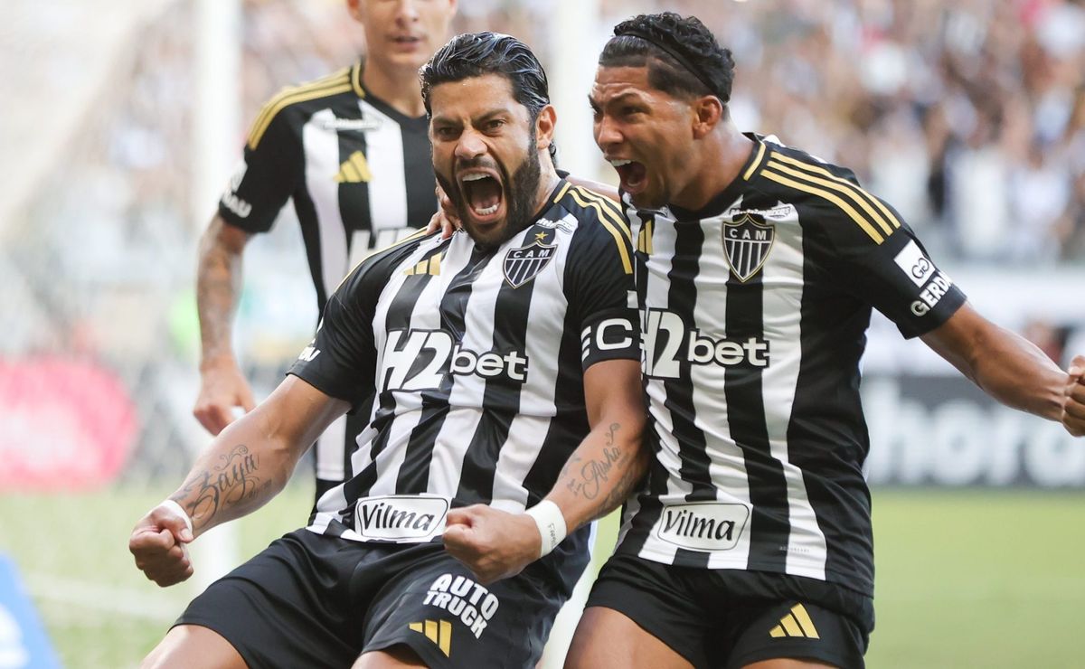 rony marca e torcida do atlético mg provoca palmeiras: “dispensaram esse craque!”