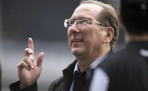 botafogo tem r$ 700 milhões em faturamento, enquanto racing tem orçamento menor; compare