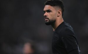 martínez é o favorito da torcida do corinthians para substituir raniele, que está lesionado