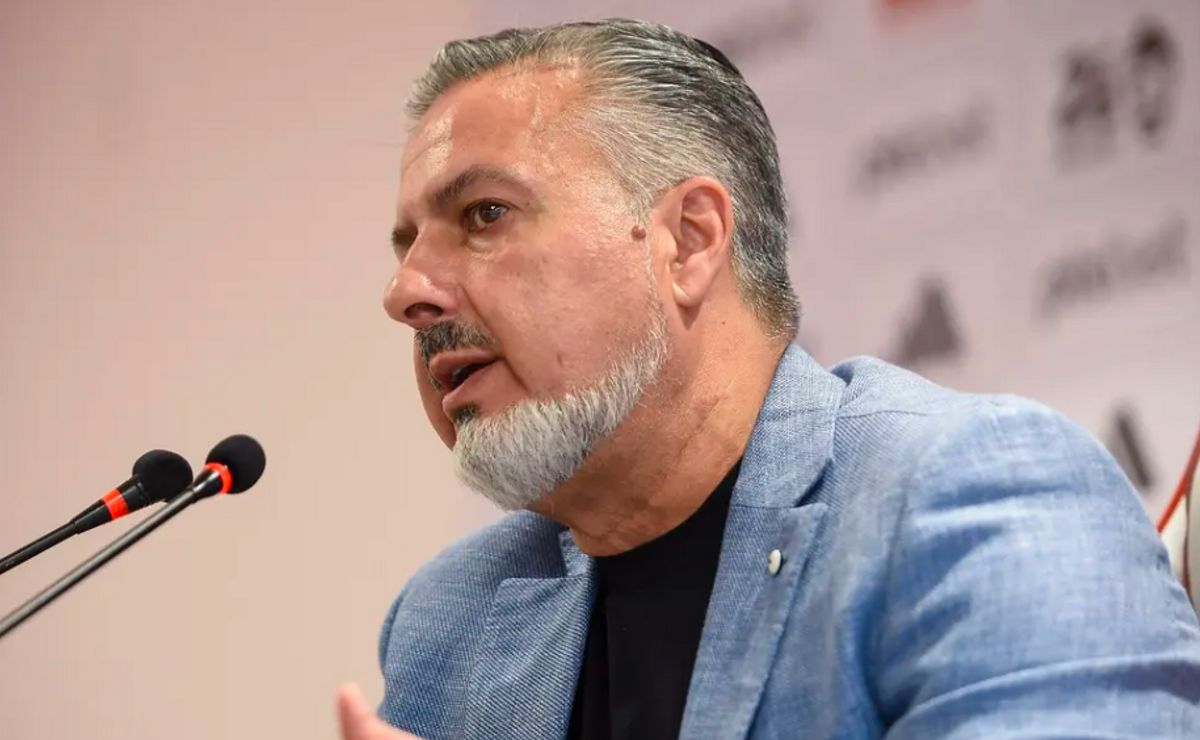 josé boto concretiza venda de meio campista no flamengo e negociação é concluída