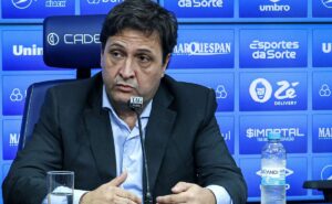 grêmio desiste de zagueiro para o campeonato gaúcho e avisa quinteros que buscará novo defensor até 28 de fevereiro