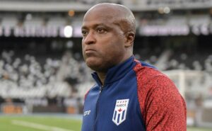 ex atacante enfrenta o flamengo pela primeira vez como treinador justamente em sua estreia no maracanã