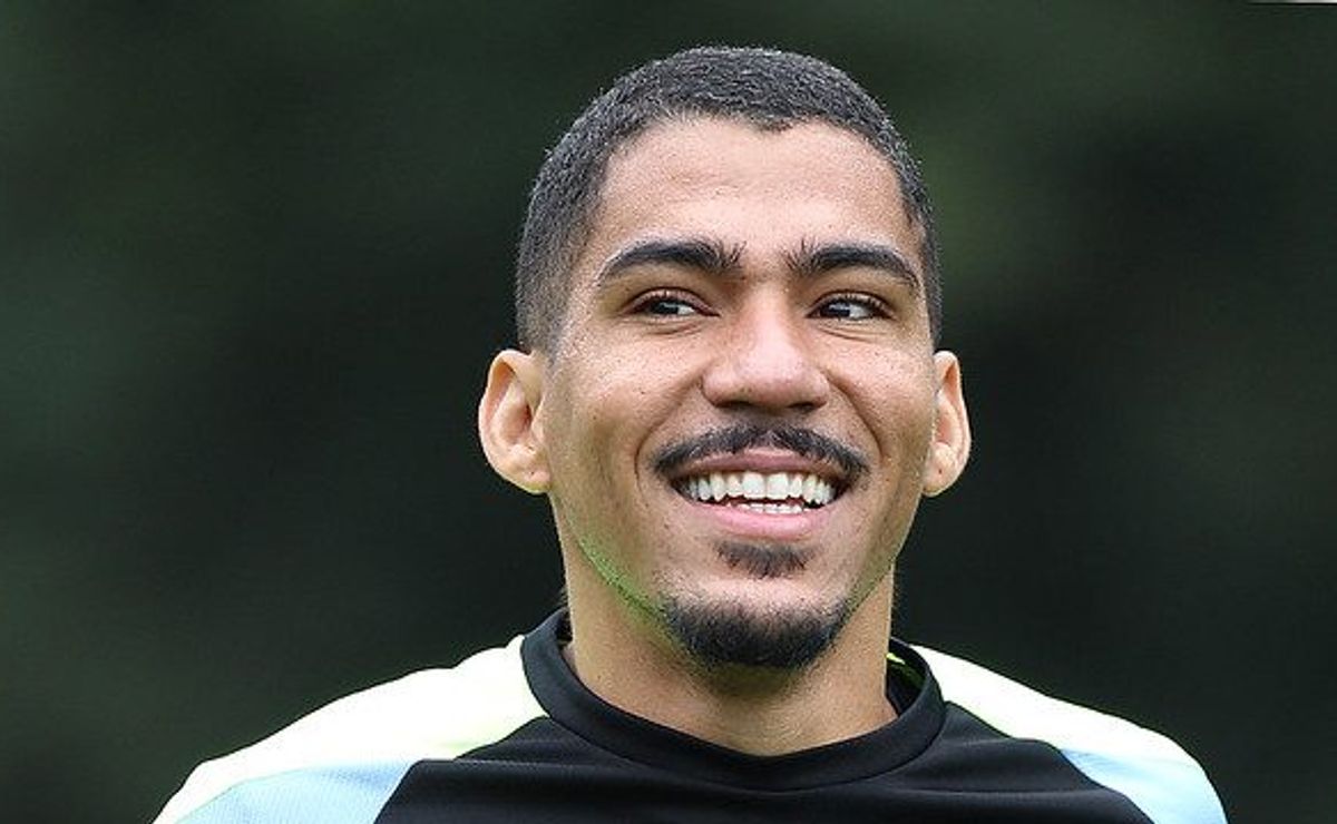 volante allan pode reforçar o botafogo no clássico contra o flamengo pelo carioca
