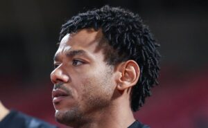 carille pede contratação de romarinho e vasco faz consulta com estafe do atacante