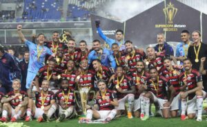 flamengo vence botafogo com dois de bruno henrique e fatura tricampeonato da supercopa