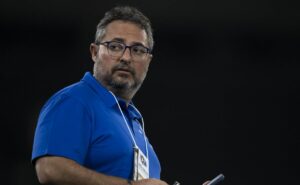 ceo do cruzeiro admite dificuldades e alerta: “a equipe precisa melhorar muito”