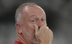 demissão de mano menezes no fluminense pode acontecer e vira assunto nas laranjeiras