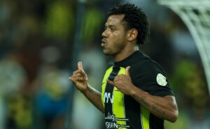 após ficar sem clube, romarinho contratado pelo corinthians tem aprovação urgente da fiel torcida