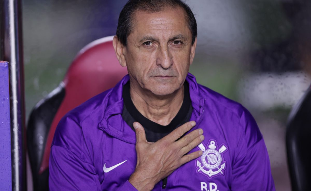 ramón díaz tem dúvida no time ideal do corinthians entre hugo e matheus bidu; angileri foi contratado 