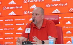 alessandro barcellos perde tempo e internacional não consegue contratar zagueiro para o gauchão