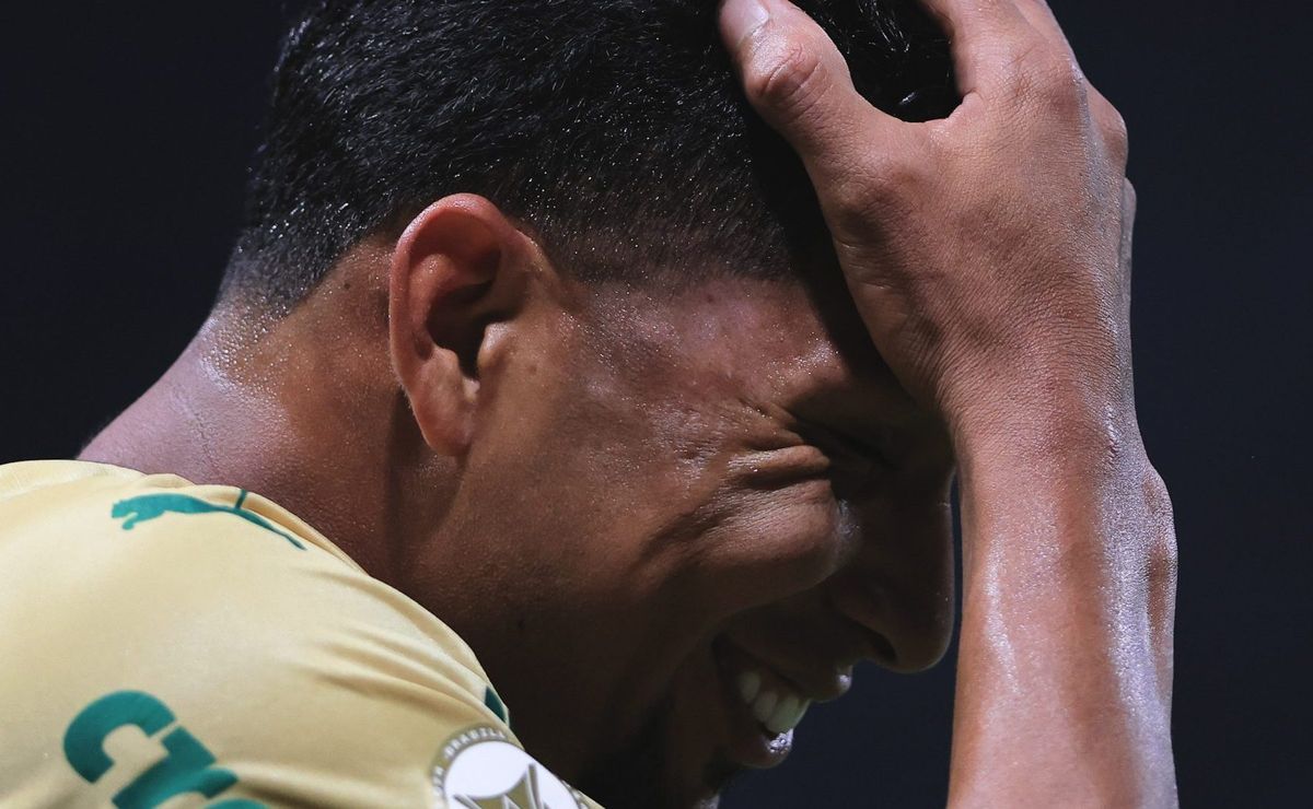 após negociações frustradas com o mundo árabe, rony deve perder espaço e enfrentar “climão” no palmeiras