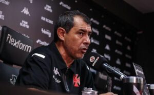 em sampaio corrêa x vasco, carille deve barrar mais uma vez alex teixeira