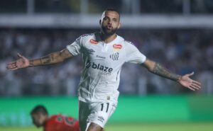mesmo com volta de neymar, guilherme rouba cena no santos em vitória contra são paulo