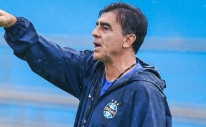 grêmio não para em wagner leonardo e avança para anunciar zagueiro estrangeiro destro para gustavo quinteros