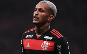 wesley de saída do flamengo para a arábia saudita tem decisão e lateral permanece no clube 