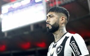 botafogo deve pedir efeito suspensivo para contar com barboza e alex telles contra o vasco