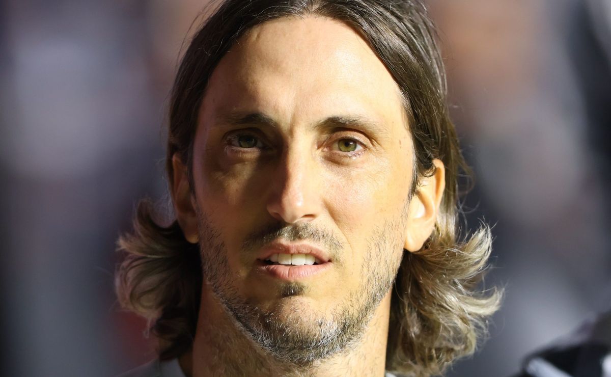 pressionado por evolução, zubeldía promete evolução do são paulo: “vamos encontrar o equilíbrio” 