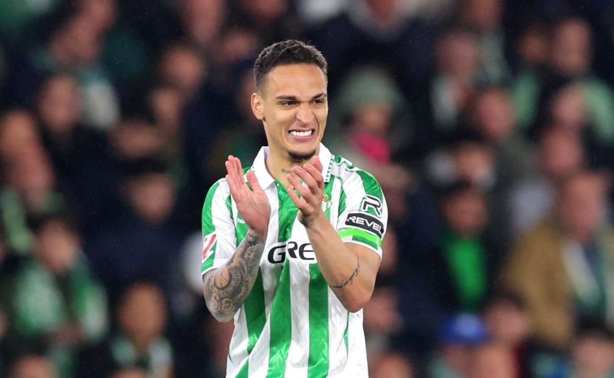 antony mal chega ao betis e gol marcado por ex são paulo gera repercussão imediata