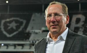 entenda como o botafogo pode ajudar o grêmio na contratação de atacante