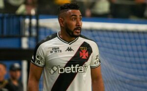 vasco encara sequência de clássicos e mata mata em fase decisiva da temporada