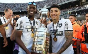 botafogo vai lançar livro sobre campanha histórica no campeonato brasileiro e na libertadores