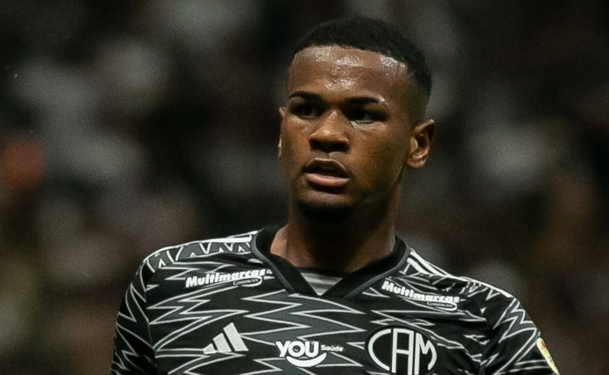 atlético mg e staff de alisson trocam farpas após problemas em negociação